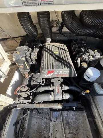 Slide: The Image of Sea Ray 190 Sundeck 2000 - 5