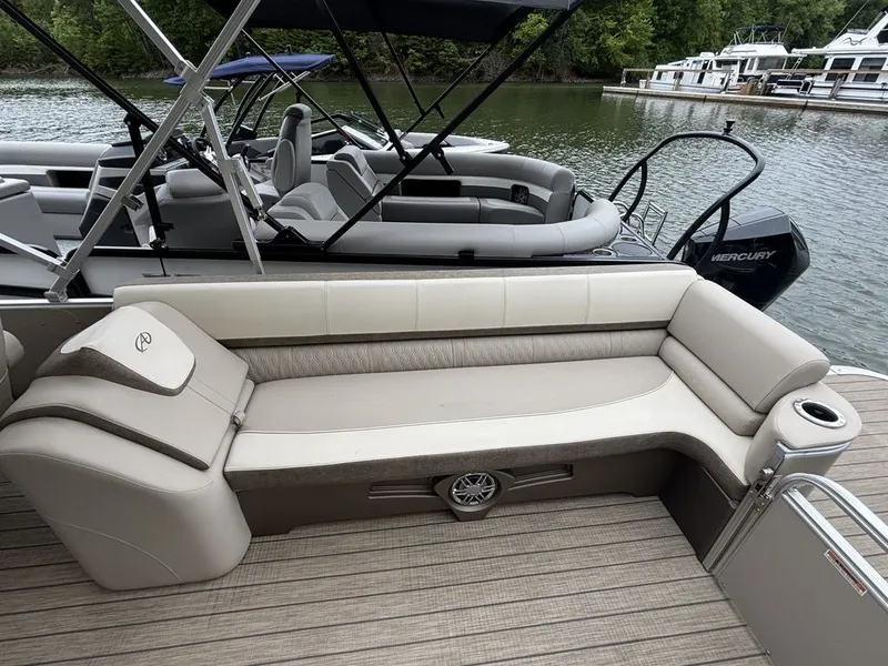 Slide: The Image of Avalon Catalina 2585 QL 2022 - 13