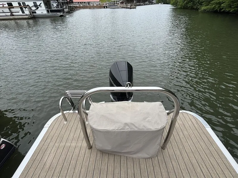 Slide: The Image of Avalon Catalina 2585 QL 2022 - 14