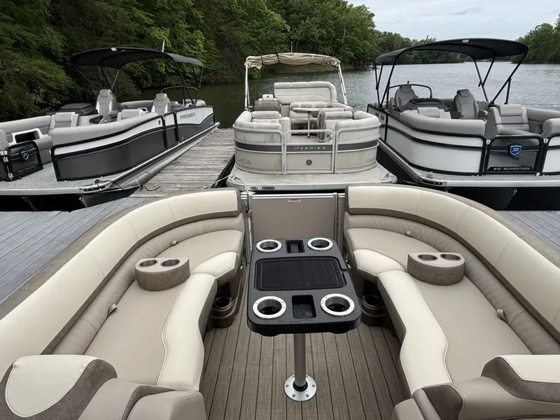 Slide: The Image of Avalon Catalina 2585 QL 2022 - 4