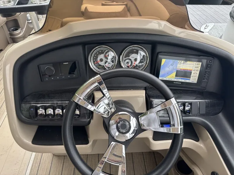 Slide: The Image of Avalon Catalina 2585 QL 2022 - 8