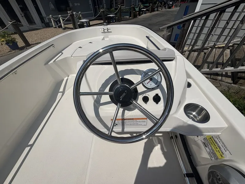Slide: The Image of Boston Whaler 130 Super Sport 2025 - 5