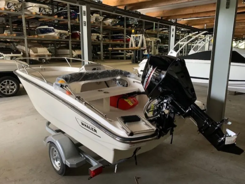 Slide: The Image of Boston Whaler 130 Super Sport 2025 - 2