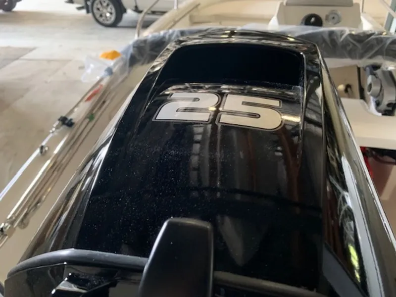 Slide: The Image of Boston Whaler 130 Super Sport 2025 - 6