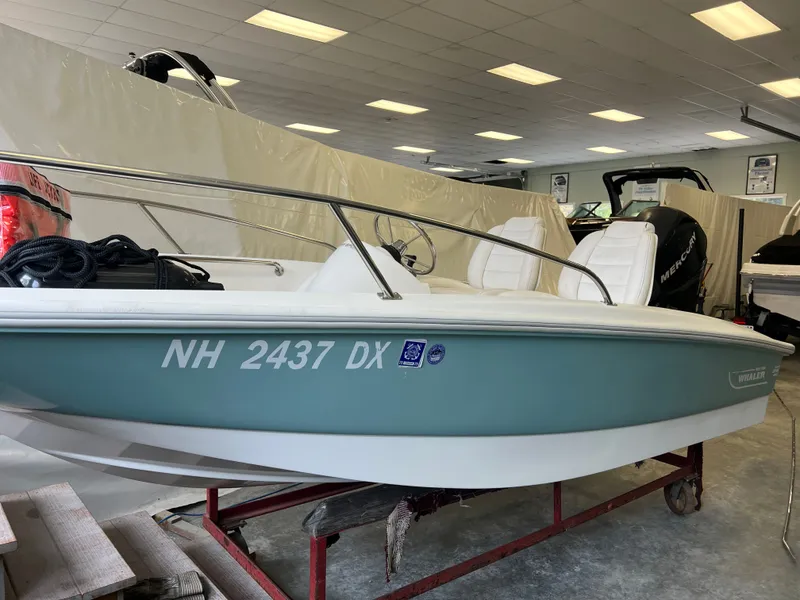 The Image of Boston Whaler 130 Super Sport 2012 - 1