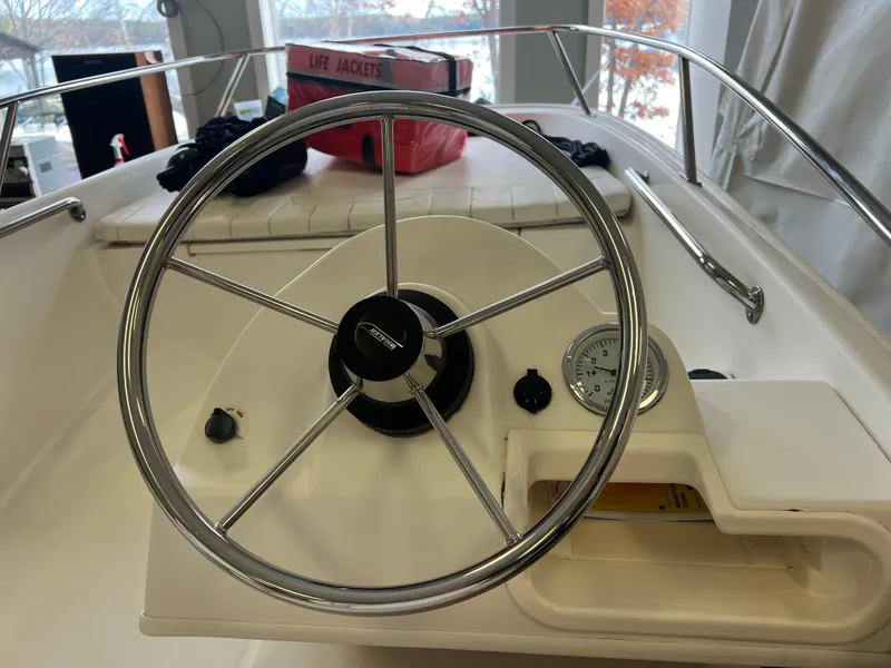 Slide: The Image of Boston Whaler 130 Super Sport 2012 - 8