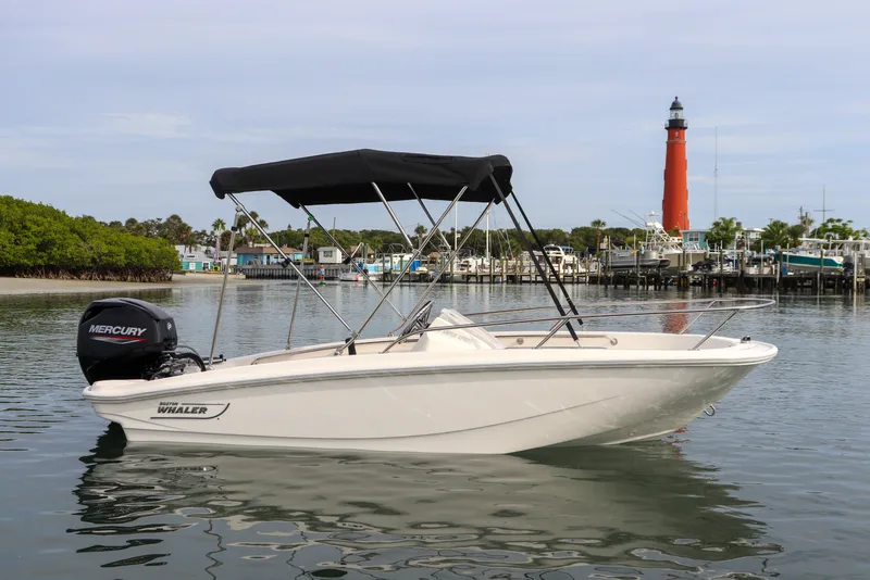 The Image of Boston Whaler 130 Super Sport 2026 - 1