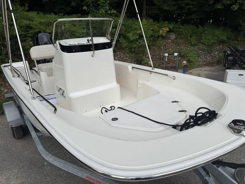 Slide: The Image of Boston Whaler 150 Montauk 2025 - 4