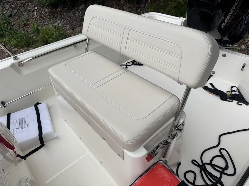 Slide: The Image of Boston Whaler 150 Montauk 2025 - 9