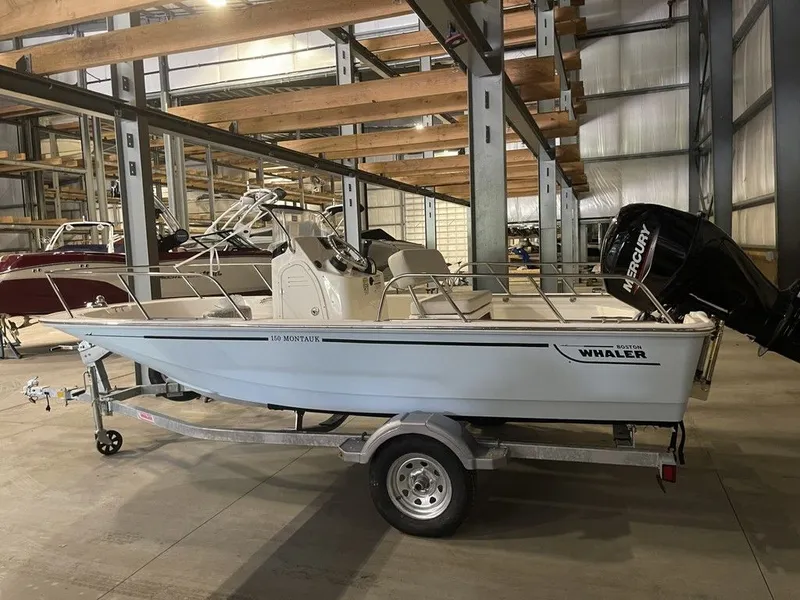 The Image of Boston Whaler 150 Montauk 2024 - 1