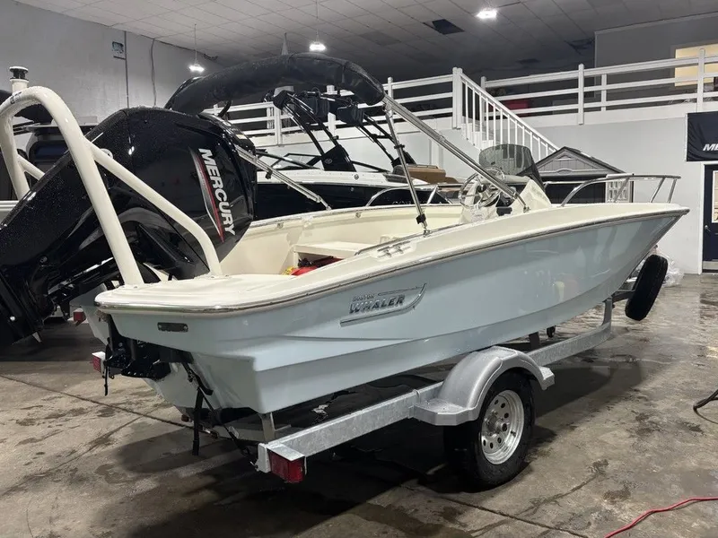 The Image of Boston Whaler 160 Super Sport 2025 - 1
