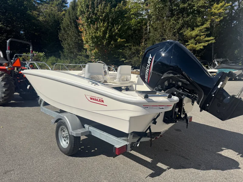 Slide: The Image of Boston Whaler 160 Super Sport 2026 - 3