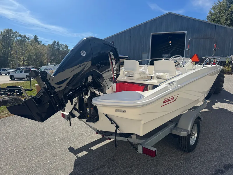 Slide: The Image of Boston Whaler 160 Super Sport 2026 - 4