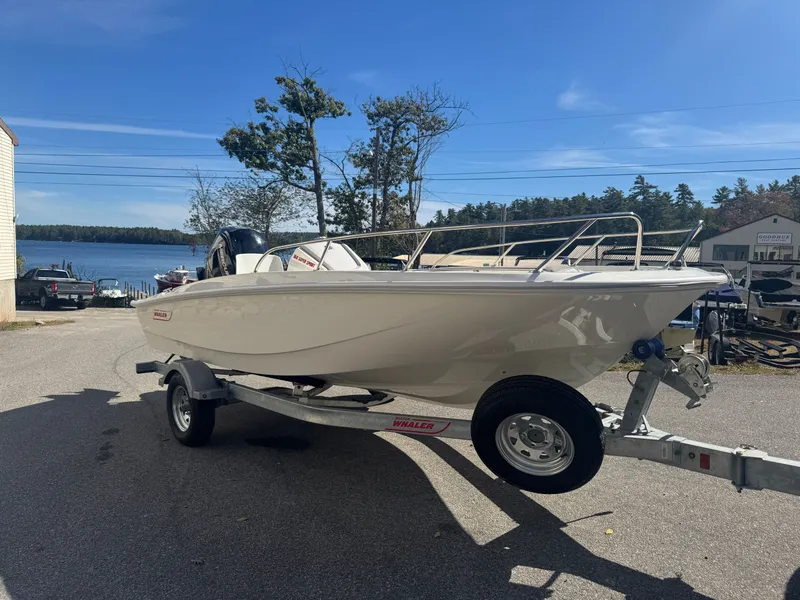 Slide: The Image of Boston Whaler 160 Super Sport 2026 - 7