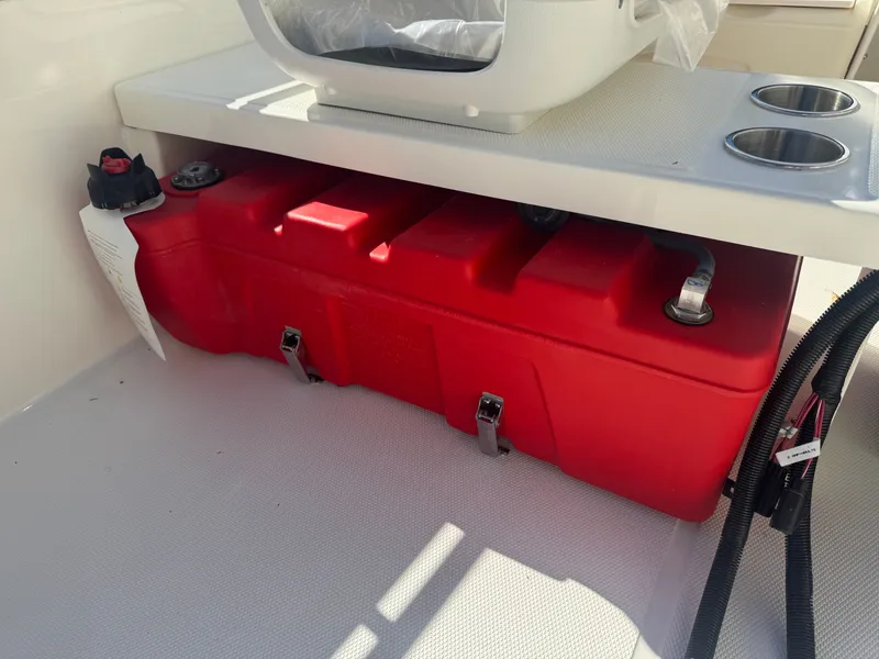 Slide: The Image of Boston Whaler 160 Super Sport 2026 - 9