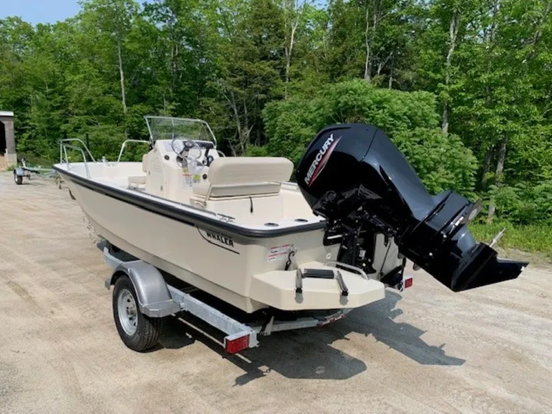 Slide: The Image of Boston Whaler 170 Montauk 2025 - 3