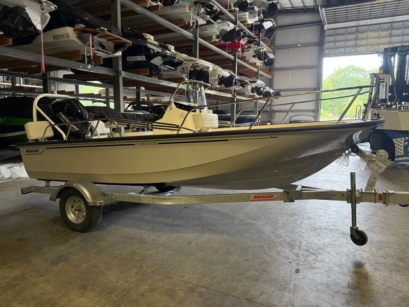 Slide: The Image of Boston Whaler 170 Montauk 2026 - 4