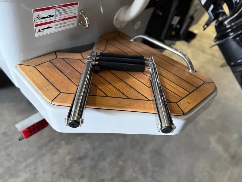 Slide: The Image of Boston Whaler 170 Montauk 2026 - 6