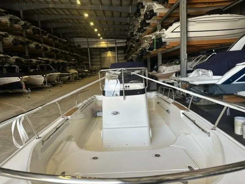 Slide: The Image of Boston Whaler 170 Montauk 2024 - 4