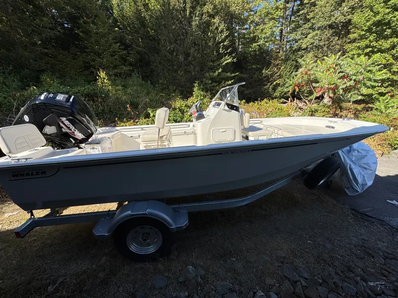 The Image of Boston Whaler 170 Montauk 2026 - 1
