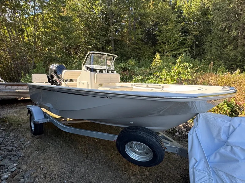 Slide: The Image of Boston Whaler 170 Montauk 2026 - 2