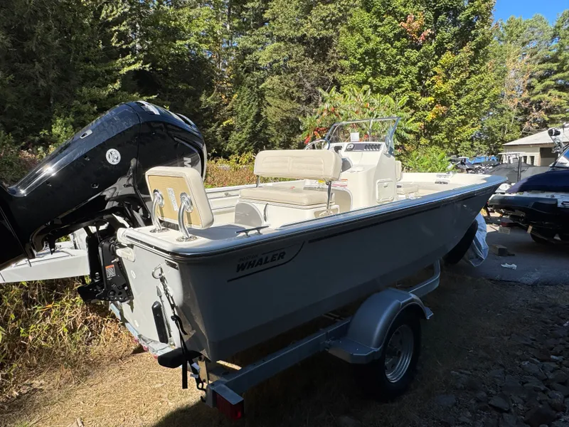 Slide: The Image of Boston Whaler 170 Montauk 2026 - 3