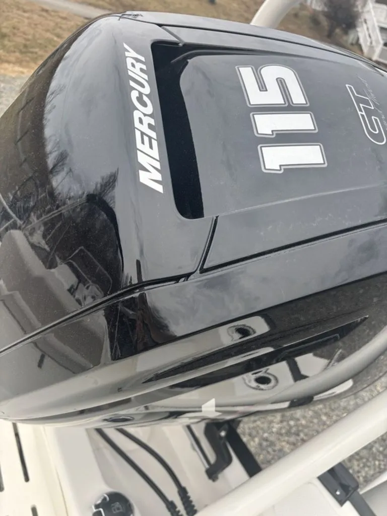 Slide: The Image of Boston Whaler 170 Montauk 2025 - 6