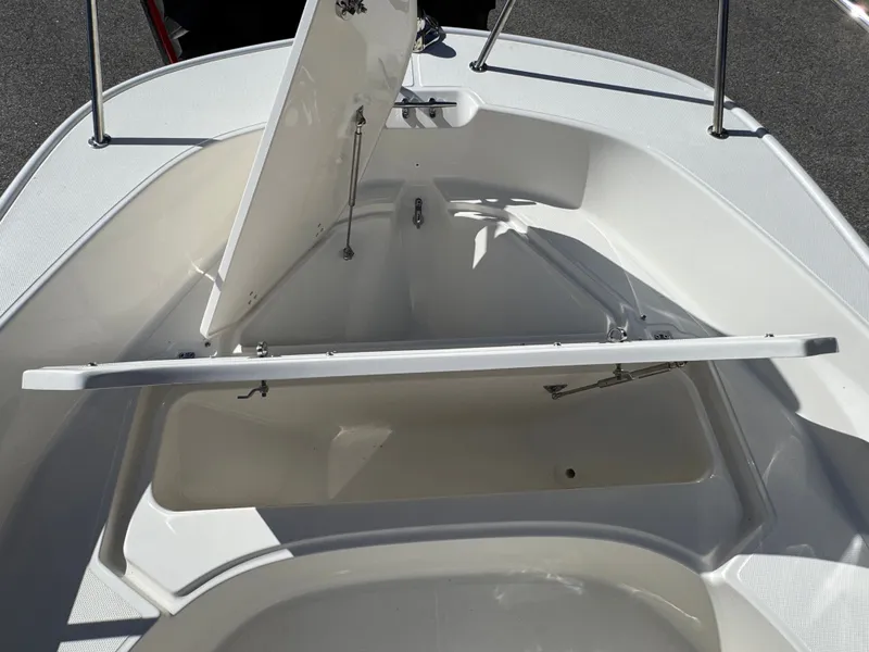 Slide: The Image of Boston Whaler 170 Montauk 2026 - 27