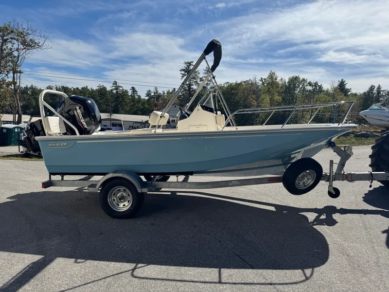 Slide: The Image of Boston Whaler 170 Montauk 2026 - 6
