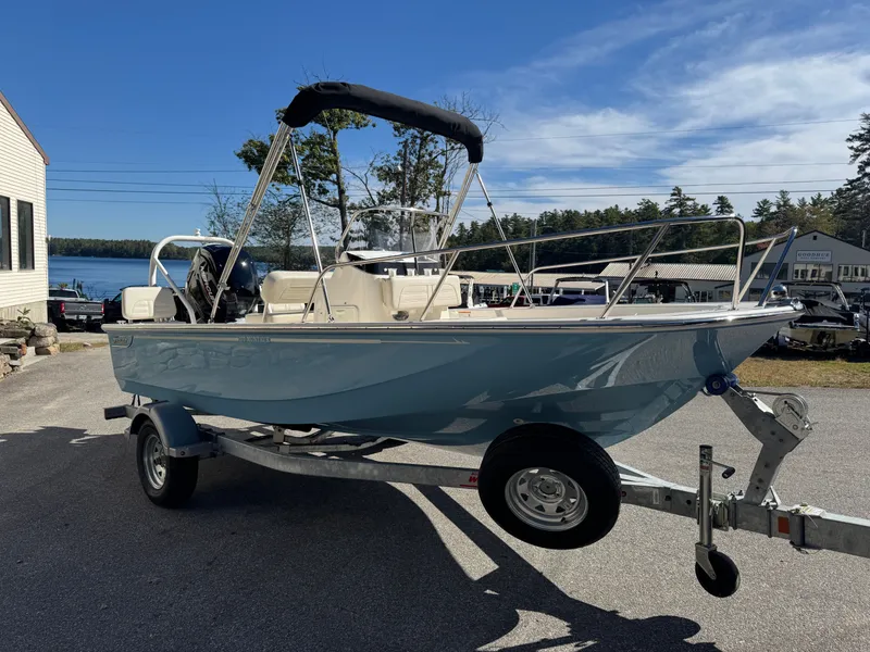 Slide: The Image of Boston Whaler 170 Montauk 2026 - 7