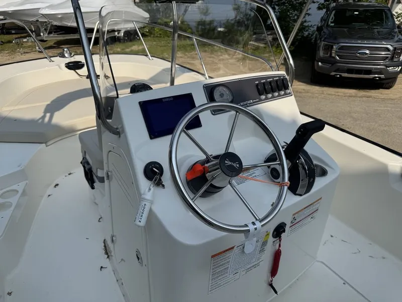 Slide: The Image of Boston Whaler 170 Montauk 2025 - 11