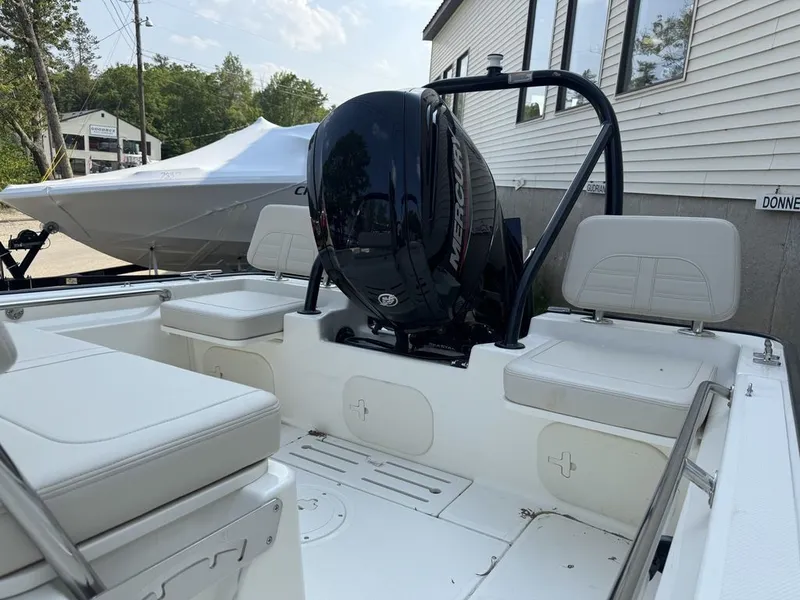 Slide: The Image of Boston Whaler 170 Montauk 2025 - 6