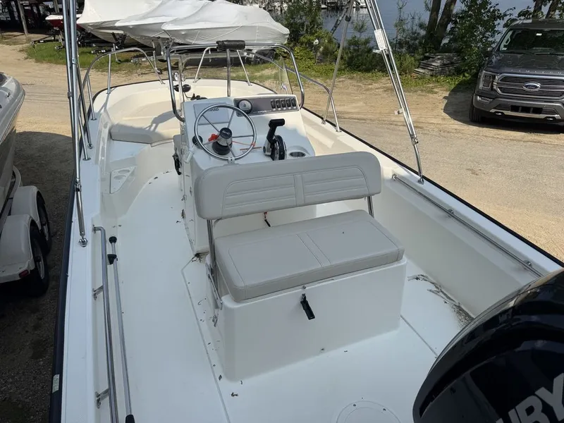 Slide: The Image of Boston Whaler 170 Montauk 2025 - 8