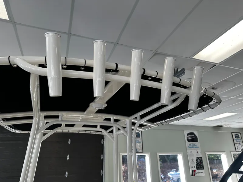 Slide: The Image of Boston Whaler 190 Montauk 2026 - 11