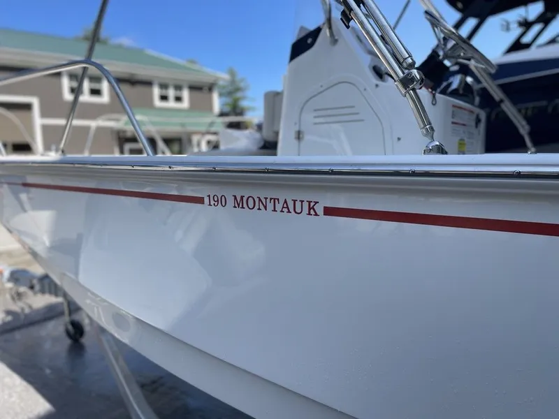 Slide: The Image of Boston Whaler 190 Montauk 2025 - 6