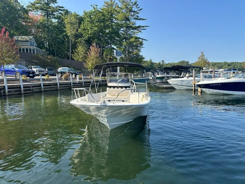 Slide: The Image of Boston Whaler 210 Montauk 2024 - 3