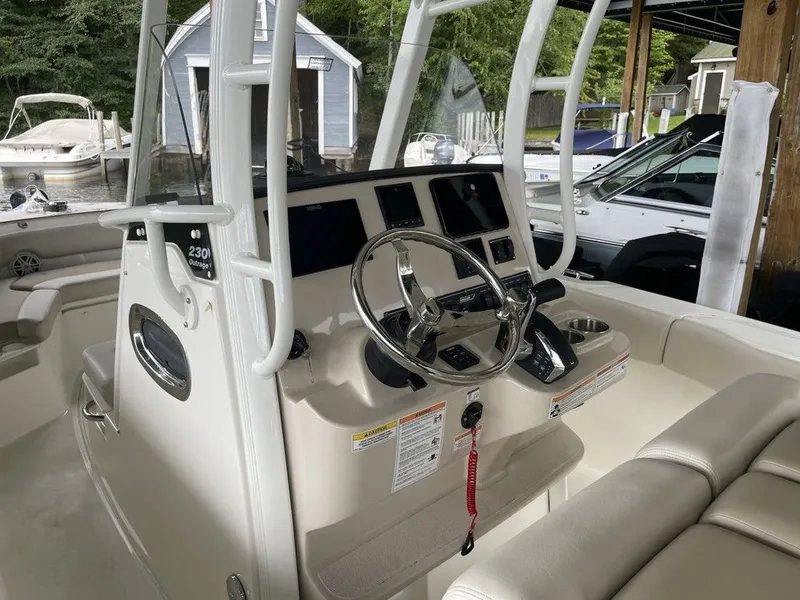 Slide: The Image of Boston Whaler 230 Outrage 2025 - 10