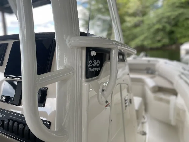 Slide: The Image of Boston Whaler 230 Outrage 2025 - 21