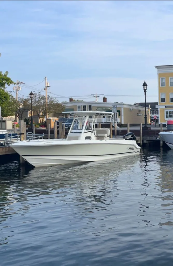 Slide: The Image of Boston Whaler 230 Outrage 2025 - 26