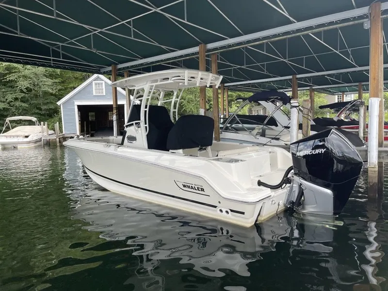 Slide: The Image of Boston Whaler 230 Outrage 2025 - 4