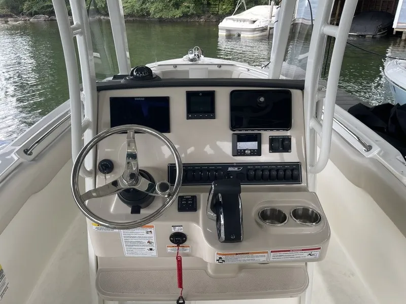 Slide: The Image of Boston Whaler 230 Outrage 2025 - 6