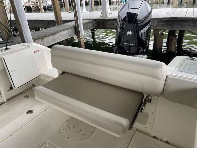 Slide: The Image of Boston Whaler 230 Outrage 2025 - 9