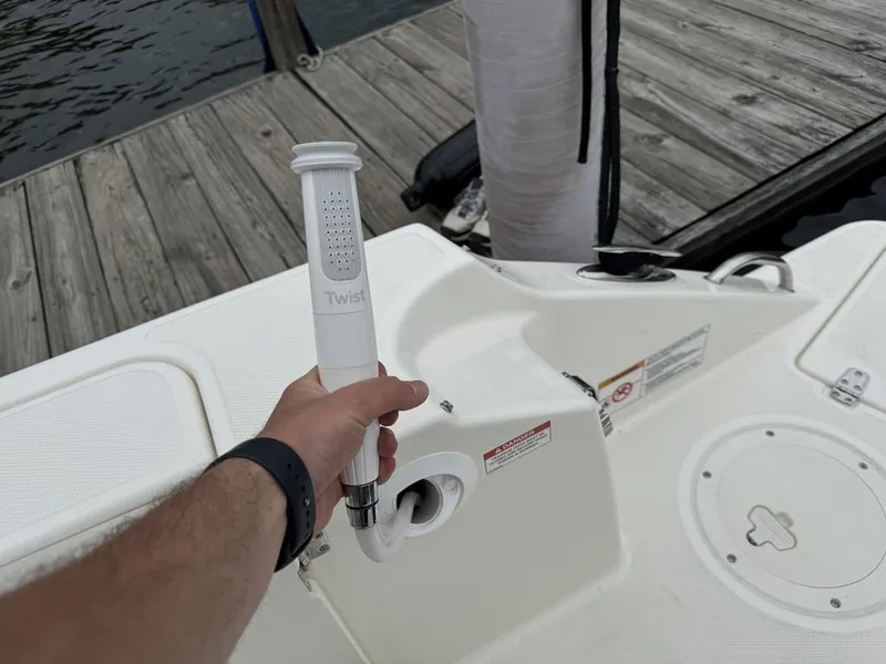 Slide: The Image of Boston Whaler 280 Vantage 2025 - 20