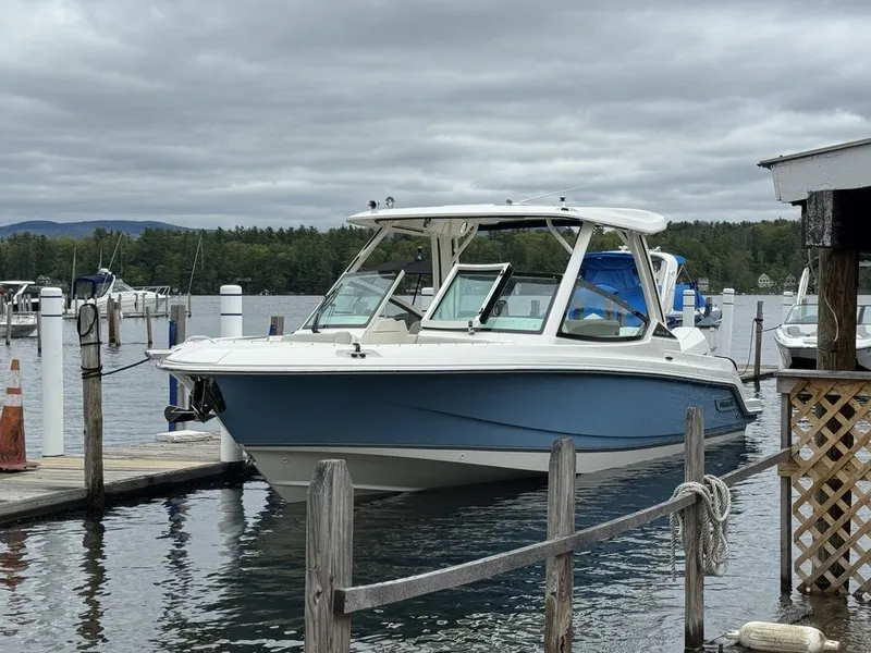 Slide: The Image of Boston Whaler 280 Vantage 2025 - 7