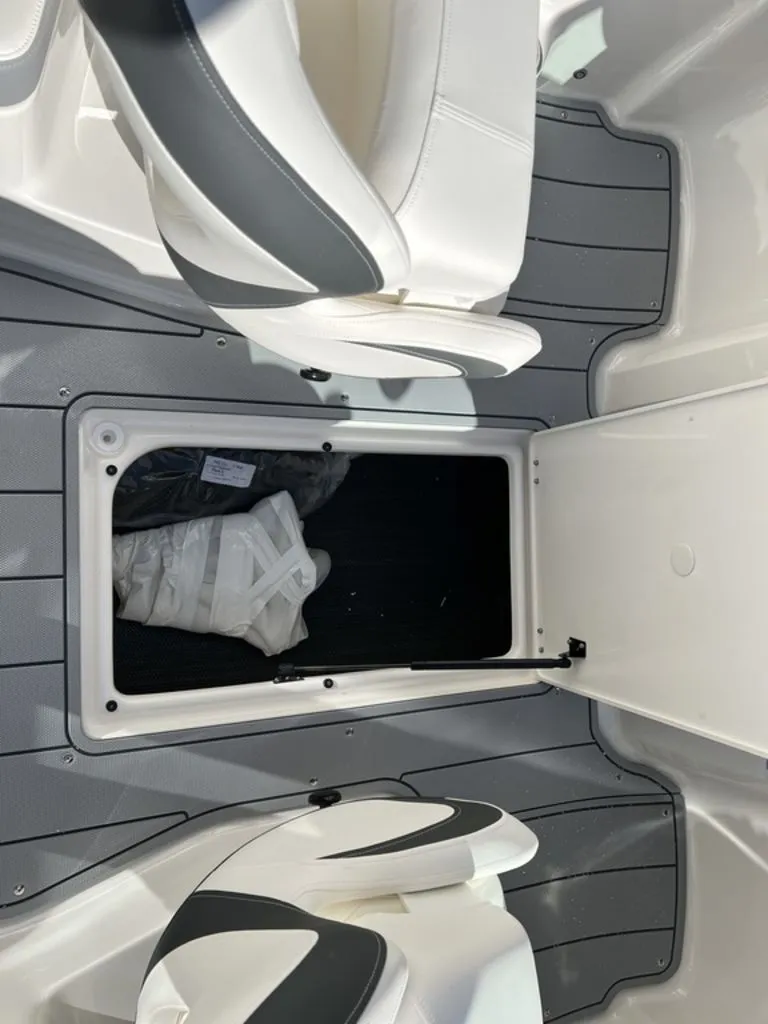 Slide: The Image of Chaparral 23 SSi 2025 - 7