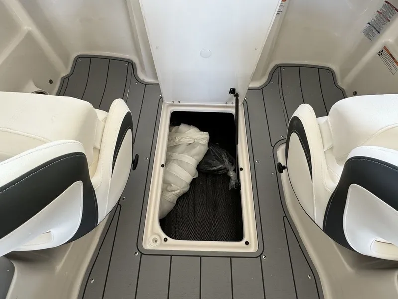 Slide: The Image of Chaparral 23 SSi 2025 - 15