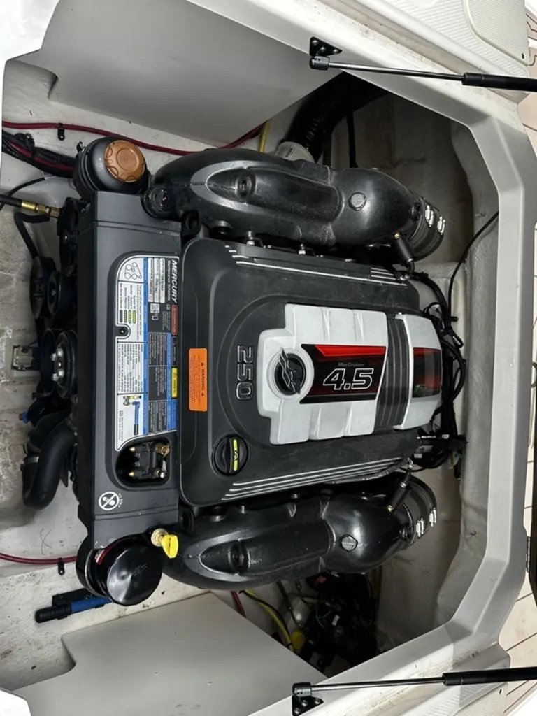 Slide: The Image of Chaparral 23 SSi 2022 - 20