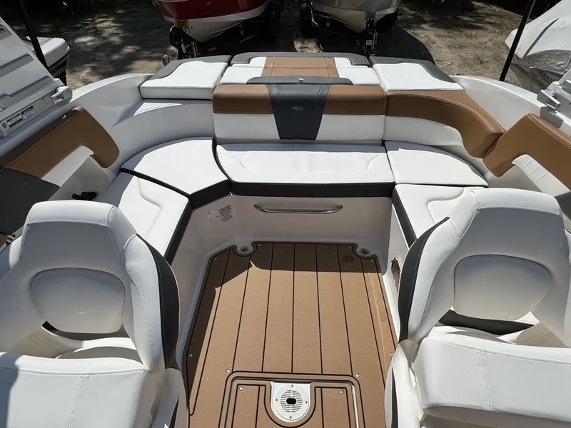 Slide: The Image of Chaparral 23 SSI SPORT 2025 - 11