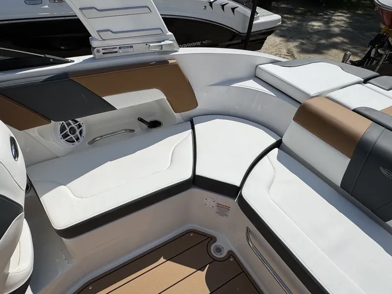 Slide: The Image of Chaparral 23 SSI SPORT 2025 - 12