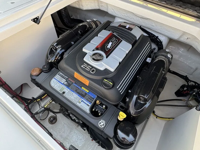 Slide: The Image of Chaparral 23 SSI SPORT 2025 - 15